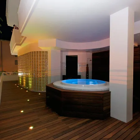 Aragosta Hotel 3*